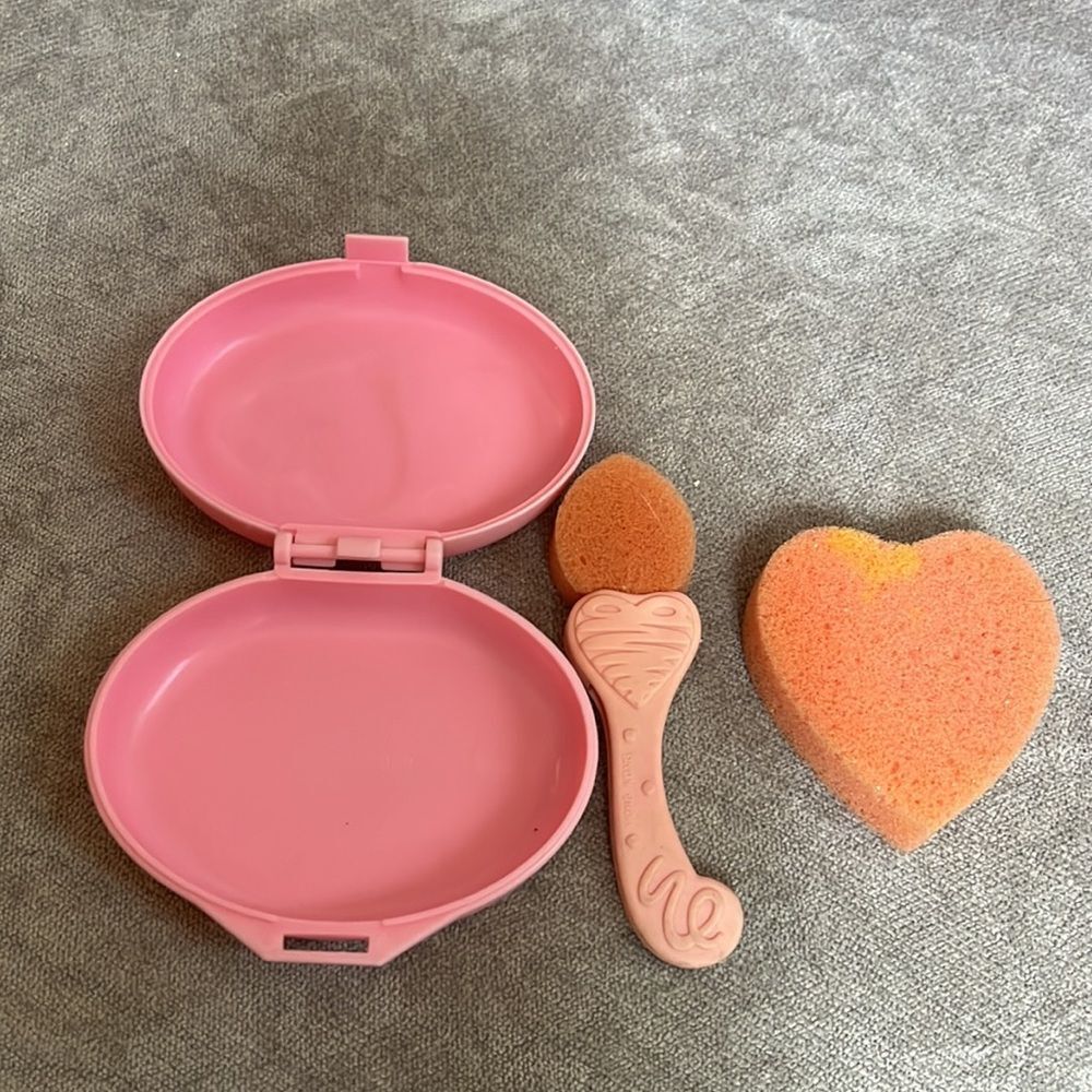 Lil Little Miss Pink makeup kit accessories - Picture 3 of 4